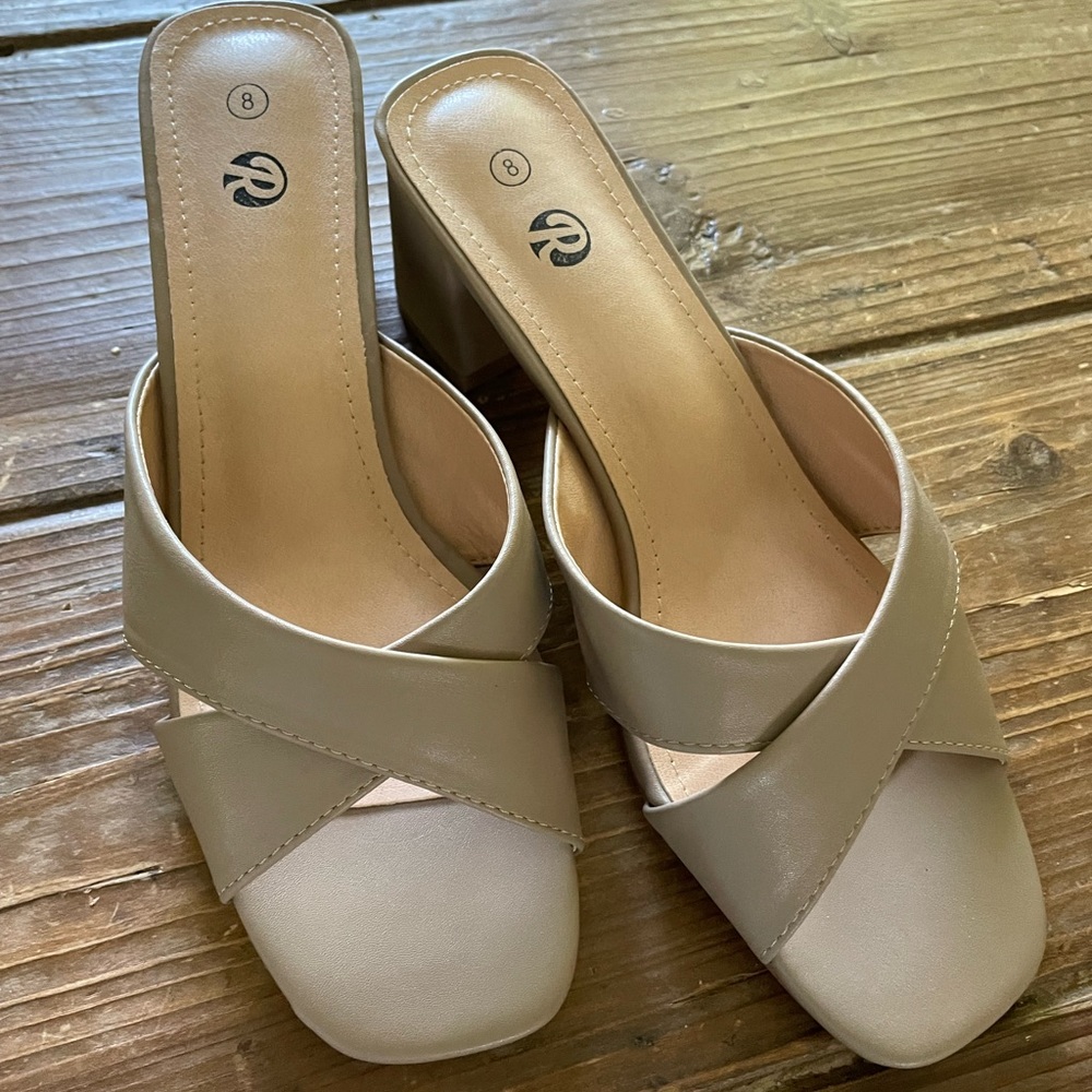 Comfy nude shoe